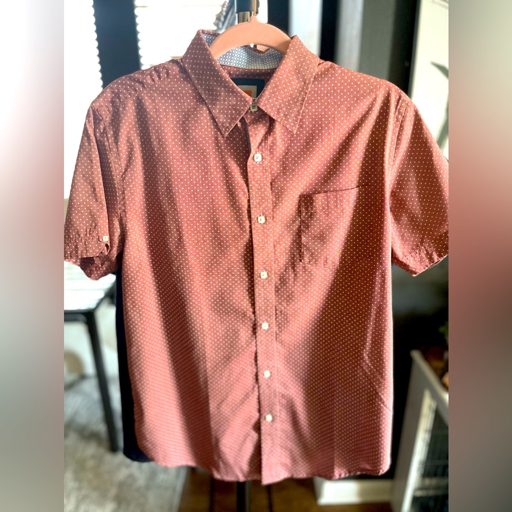 Men’s Medium Pink/Salmon shirt sleeve button down
